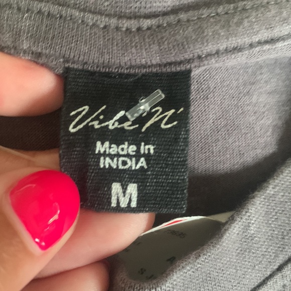 flower/moon tee - Picture 3 of 3